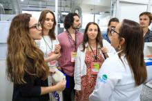 O Laboratório de Qualidade de Água da Amazônia (LabÁgua - Uepa), localizado no Parque Ciência Tecnologia, recebeu a visita da comitiva Swissnex Brazil, integrada por pesquisadores suiços e brasileiros, na tarde da quarta - feira, 23. Na foto, a pró-reitore de Pesauisa e Pós-graduação, professora Luanna Fernandes, e a Coordenadora do LabÁgua, Hebe Morganne, conversam com pesquisadores suiços da comitiva. Foto: Sidney Oliveira/Ascom Uepa