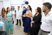 O Laboratório de Qualidade de Água da Amazônia (LabÁgua - Uepa), localizado no Parque Ciência Tecnologia, recebeu a visita da comitiva Swissnex Brazil, integrada por pesquisadores suiços e brasileiros, na tarde da quarta - feira, 23. Na foto, a coordenadora do LabÁgua, professora Hebe Morganne apresenta o laboratório. Foto: Sidney Oliveira/Ascom Uepa