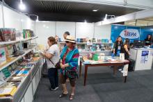 Foi lançado no estande da Eduepa que integra a Feira do Livro, o  Ebook " Gênero e Sexualidade  na Amazônia", na tarde dessa quarta-feira (21). - Foto: Sidney Oliveira/Ascom Uepa.