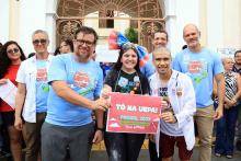 O reitor Clay Chagas e Pró - reitores, prestigiam calouros em comemoração à aprovação.Foto: Sidney Oliveira/Ascom Uepa.