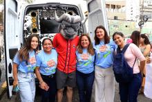 Servidores da Uepa prestigiam a festa dos aprovados. Foto: Sidney Oliveira/Ascom Uepa.