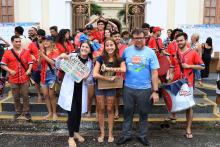 O reitor Clay Chagas e Pró - reitores, prestigiam calouros em comemoração à aprovação.Foto: Sidney Oliveira/Ascom Uepa.