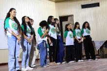 Apresentação das alunas do projeto Meninas na escola, mulheres na ciência: tecendo caminhos de equidade na Amazônia paraense. Foto: Sidney Oliveira/Ascom Uepa.