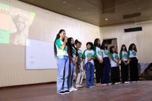 Apresentação das alunas do projeto Meninas na escola, mulheres na ciência: tecendo caminhos de equidade na Amazônia paraense. Foto: Sidney Oliveira/Ascom Uepa.