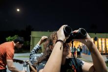 Mais de 180 pessoas compareceram na Usina da Paz do Benguí, nesta quinta-feira, 14, para a observação do céu noturno proporcionada pelo Centro de Ciências e Planetário do Pará.