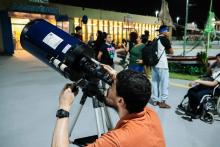 Mais de 180 pessoas compareceram na Usina da Paz do Benguí, nesta quinta-feira, 14, para a observação do céu noturno proporcionada pelo Centro de Ciências e Planetário do Pará.