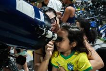 Mais de 180 pessoas compareceram na Usina da Paz do Benguí, nesta quinta-feira, 14, para a observação do céu noturno proporcionada pelo Centro de Ciências e Planetário do Pará.