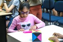 Planetário promove minicurso e oficinas de férias. Na foto, Origami. Foto: Sidney Oliveira / Ascom Uepa