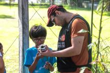 Planetário promove minicurso e oficinas de férias. Na foto, oficina de Mini Terrário - Foto: Sidney Oliveira / Ascom Uepa