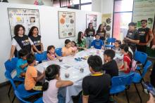 Planetário promove minicurso e oficinas de férias. Na foto, oficina de Mini Terrário - Foto: Sidney Oliveira / Ascom Uepa