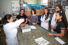 Planetário promove minicurso e oficinas de férias. Na foto, oficina de Produção de batons naturais à base de insumos sustentáveis. Foto: Sidney Oliveira / Ascom Uepa