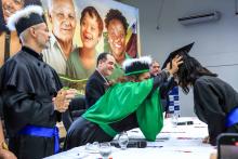 Na noite de quarta-feira, 18, a Universidade do Estado do Pará (Uepa) realizou a outorga de grau das primeiras turmas de graduação em Parauapebas, no sudeste do Pará. Ao todo, 37 alunos receberam seu diploma nas áreas de Licenciatura em Matemática, Bacharelado em Engenharia de Software e Licenciatura em Ciências Biológicas. Foto: Sidney Oliveira/Ascom Uepa.