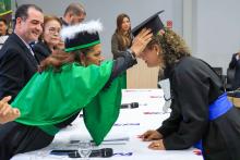 Na noite de quarta-feira, 18, a Universidade do Estado do Pará (Uepa) realizou a outorga de grau das primeiras turmas de graduação em Parauapebas, no sudeste do Pará. Ao todo, 37 alunos receberam seu diploma nas áreas de Licenciatura em Matemática, Bacharelado em Engenharia de Software e Licenciatura em Ciências Biológicas. Foto: Sidney Oliveira/Ascom Uepa.