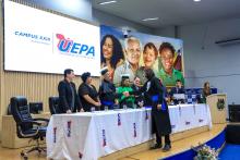 Na noite de quarta-feira, 18, a Universidade do Estado do Pará (Uepa) realizou a outorga de grau das primeiras turmas de graduação em Parauapebas, no sudeste do Pará. Ao todo, 37 alunos receberam seu diploma nas áreas de Licenciatura em Matemática, Bacharelado em Engenharia de Software e Licenciatura em Ciências Biológicas. Foto: Sidney Oliveira/Ascom Uepa.