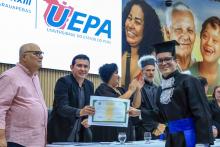 Na noite de quarta-feira, 18, a Universidade do Estado do Pará (Uepa) realizou a outorga de grau das primeiras turmas de graduação em Parauapebas, no sudeste do Pará. Ao todo, 37 alunos receberam seu diploma nas áreas de Licenciatura em Matemática, Bacharelado em Engenharia de Software e Licenciatura em Ciências Biológicas. Foto: Sidney Oliveira/Ascom Uepa.