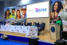 Na noite de quarta-feira, 18, a Universidade do Estado do Pará (Uepa) realizou a outorga de grau das primeiras turmas de graduação em Parauapebas, no sudeste do Pará. Ao todo, 37 alunos receberam seu diploma nas áreas de Licenciatura em Matemática, Bacharelado em Engenharia de Software e Licenciatura em Ciências Biológicas. Foto: Sidney Oliveira/Ascom Uepa.