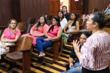 Uma das ações que fizeram parte da comemoração ao dia do servidor, foi uma palestra sobre prevenção ao câncer de mama, que também é alusivo ao outubro rosa. Foto: Sidney Oliveira/Ascom Uepa.