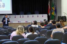 Foi realizada, na tarde da segunda-feira, 28, no auditório do Ueafto, no Ccbs, a palestra Políticas Públicas de Inovação na Amazônia, com o professor Antônio de Lima Mesquita, diretor da Agência de Inovação a Propriedade Intelectual da Universidade do Estado do Amazonas. Na foto, o professor Antônio de Lima Mesquita. Foto: Sidney Oliveira/Ascom Uepa.