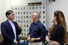 Foi realizada, na tarde da segunda-feira, 28, no auditório do Ueafto, no Ccbs, a palestra Políticas Públicas de Inovação na Amazônia, com o professor Antônio de Lima Mesquita, diretor da Agência de Inovação a Propriedade Intelectual da Universidade do Estado do Amazonas. Na foto, o palestrante Antônio de Lima Mesquita, o Pró-reitor, Jofre Jacob e a Diretora de desenvolvimento à Pesquisa, Luanna de Melo. Foto: Sidney Oliveira/Ascom Uepa.