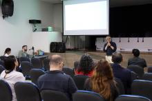 Foi realizada, na tarde da segunda-feira, 28, no auditório do Ueafto, no Ccbs, a palestra Políticas Públicas de Inovação na Amazônia, com o professor Antônio de Lima Mesquita, diretor da Agência de Inovação a Propriedade Intelectual da Universidade do Estado do Amazonas. Na foto, Pró-reitor de Pesquisa e Pós-Graduação, Jofre Jacob dá as boas - vindas. Foto: Sidney Oliveira/Ascom Uepa.