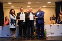 Cerimônia de recondução do diretor e posse do vice-diretor do Centro de Ciências Biológicas e da Saúde (CCBS), professores Emanuel Soares de Sousa e Smayk Sousa. Na foto, o vice reitor, Clay Chagas e a vice-reitora, Ilma Pastana com a nova direção. Foto: Sidney Oliveira/Ascom Uepa