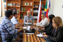 O reitor em exercício, Carlos Capela, recebe o Prefeito de São Sebastião de Boa Vista, Getúlio Brabo e comitiva, na manhã desta terça-feira, 25. Foto: Sidney Oliveira/Ascom Uepa.