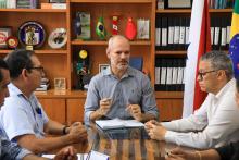 O reitor em exercício, Carlos Capela, recebe o Prefeito de São Sebastião de Boa Vista, Getúlio Brabo e comitiva, na manhã desta terça-feira, 25. Foto: Sidney Oliveira/Ascom Uepa.
