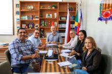 O reitor em exercício, Carlos Capela, recebe o Prefeito de São Sebastião de Boa Vista, Getúlio Brabo e comitiva, na manhã desta terça-feira, 25. Foto: Sidney Oliveira/Ascom Uepa.