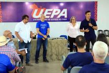 O reitor da Uepa, Clay Anderson Nunes Chagas, visitou o campus XV de Redenção, reuniu com servidores e alunos, e na ocasião também entregou novos equipamentos em cumprimprimento de sua agenda ao campus. Foto: Sidney Oliveira/Ascom Uepa.