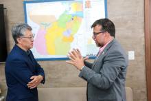 Reitor Clay Chagas, recebe o Conselheiro de educação da China no Brasil  - Foto -Sidney Oliveira /Ascom Uepa