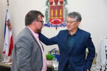 Reitor Clay Chagas, recebe o Conselheiro de educação da China no Brasil  - Foto -Sidney Oliveira /Ascom Uepa
