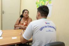 Alunos da Universidade do Estado do Pará (Uepa) participaram na quarta-feira, 20, de uma ação social na comunidade Vila da Barca, em Belém, oferecendo acesso a serviços nas áreas de saúde, educação e assistência social. A programação foi realizada das 8h às 13h, no Centro Comunitário da Vila da Barca.