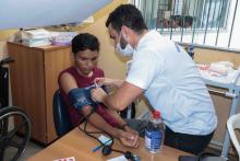 Alunos da Universidade do Estado do Pará (Uepa) participaram na quarta-feira, 20, de uma ação social na comunidade Vila da Barca, em Belém, oferecendo acesso a serviços nas áreas de saúde, educação e assistência social. A programação foi realizada das 8h às 13h, no Centro Comunitário da Vila da Barca.