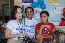 Alunos da Universidade do Estado do Pará (Uepa) participaram na quarta-feira, 20, de uma ação social na comunidade Vila da Barca, em Belém, oferecendo acesso a serviços nas áreas de saúde, educação e assistência social. A programação foi realizada das 8h às 13h, no Centro Comunitário da Vila da Barca.