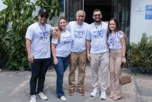 Alunos da Universidade do Estado do Pará (Uepa) participaram na quarta-feira, 20, de uma ação social na comunidade Vila da Barca, em Belém, oferecendo acesso a serviços nas áreas de saúde, educação e assistência social. A programação foi realizada das 8h às 13h, no Centro Comunitário da Vila da Barca.