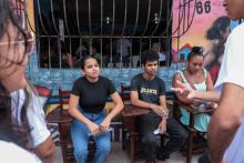 Alunos da Universidade do Estado do Pará (Uepa) participaram na quarta-feira, 20, de uma ação social na comunidade Vila da Barca, em Belém, oferecendo acesso a serviços nas áreas de saúde, educação e assistência social. A programação foi realizada das 8h às 13h, no Centro Comunitário da Vila da Barca.