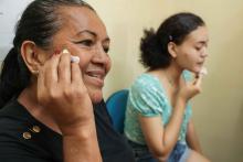 Alunos da Universidade do Estado do Pará (Uepa) participaram na quarta-feira, 20, de uma ação social na comunidade Vila da Barca, em Belém, oferecendo acesso a serviços nas áreas de saúde, educação e assistência social. A programação foi realizada das 8h às 13h, no Centro Comunitário da Vila da Barca.