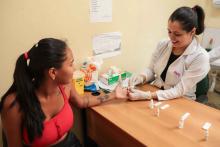 Alunos da Universidade do Estado do Pará (Uepa) participaram na quarta-feira, 20, de uma ação social na comunidade Vila da Barca, em Belém, oferecendo acesso a serviços nas áreas de saúde, educação e assistência social. A programação foi realizada das 8h às 13h, no Centro Comunitário da Vila da Barca.