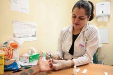 Alunos da Universidade do Estado do Pará (Uepa) participaram na quarta-feira, 20, de uma ação social na comunidade Vila da Barca, em Belém, oferecendo acesso a serviços nas áreas de saúde, educação e assistência social. A programação foi realizada das 8h às 13h, no Centro Comunitário da Vila da Barca.