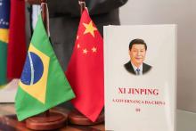 Visita do Sr. YU Fuwen, da Pequim Chongyue Culture Co. Ltda, que doou 150 exemplares do livro intitulados “Xi JINGPING: A Governança da China”, à Biblioteca da UEPA e ao Instituto Confúcio.