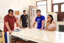 Em cumprimento de agenda, Clay Anderson Nunes Chagas, reitor a Uepa visita e reúne com servidores do campus VXl de Barcarena. Durante a agenda, o reitor ainda participou de entrega de jaleco a alunos do curso de química. Foto: Sidney Oliveira/Ascom Uepa.
