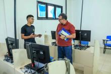 Em cumprimento de agenda, Clay Anderson Nunes Chagas, reitor a Uepa visita e reúne com servidores do campus VXl de Barcarena. Durante a agenda, o reitor ainda participou de entrega de jaleco a alunos do curso de química. Foto: Sidney Oliveira/Ascom Uepa.