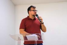 Em cumprimento de agenda, Clay Anderson Nunes Chagas, reitor a Uepa visita e reúne com servidores do campus VXl de Barcarena. Durante a agenda, o reitor ainda participou de entrega de jaleco a alunos do curso de química. Foto: Sidney Oliveira/Ascom Uepa.