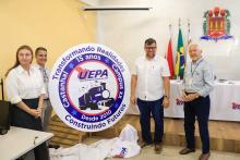 Celebração em comemoração aos 15 anos de existência do Campus XX de Castanhal. Na foto, lançamento do selo comemorativo dos 15 anos. Foto: Sidney Oliveira/Ascom Uepa.