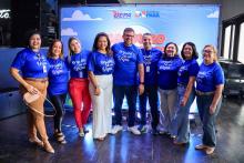 Participantes do evento em foto com o reitor e vice-reitora. Foto: Sidney Oliveira/Ascom Uepa.