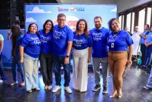 Participantes do evento em foto com o reitor e vice-reitora. Foto: Sidney Oliveira/Ascom Uepa.