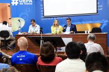 Os candidatos a reitor e vice - reitora, respectivamente, professor Anderson Maia e a professora Niele, apresentam as propostas  da chapa 2 ao Consun. Foto: Sidney Oliveira/Ascom Uepa.