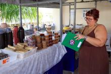 A Feira da Reforma Agrária, oferece alimentos agroecológicos, plantas medicinais, artesanato, livros e produtos do MST. Foto: Sidney Oliveira/Ascom Uepa
