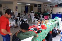 A Feira da Reforma Agrária, oferece alimentos agroecológicos, plantas medicinais, artesanato, livros e produtos do MST. Foto: Sidney Oliveira/Ascom Uepa