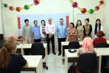 Na tarde desta Quarta-feira, 08,  iniciou a confecção de lanternas de bênção, onde desejos de Ano Novo são inscritos e enviados aos céus. É uma das atividades alusivas ao ano novo chinês. Foto: Sidney Oliveira/Ascom Uepa.